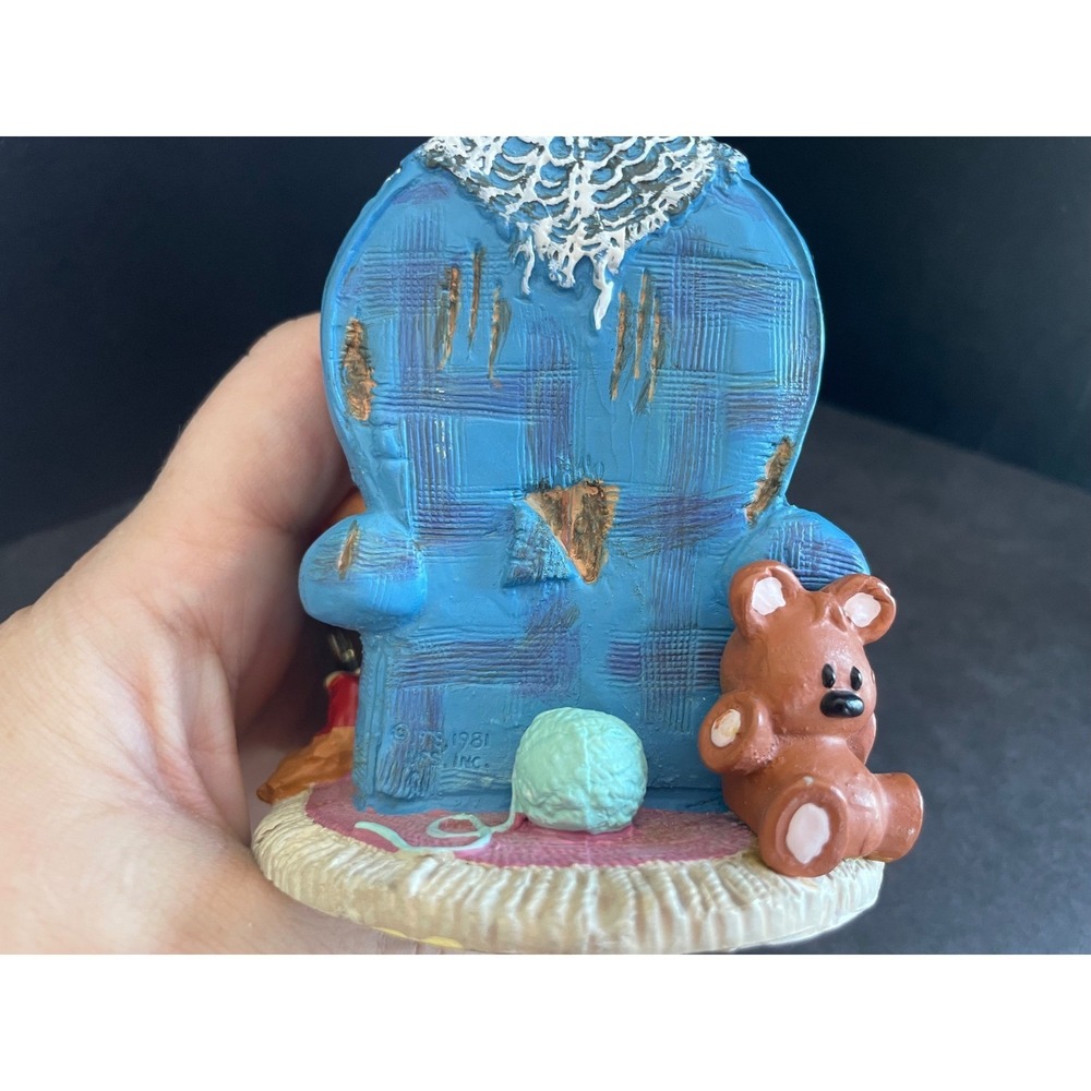 Vintage 1992 Garfield Sittin Pretty Figurine Danbury Mint Jim Davis Blue Chair - Picture 5 of 8
